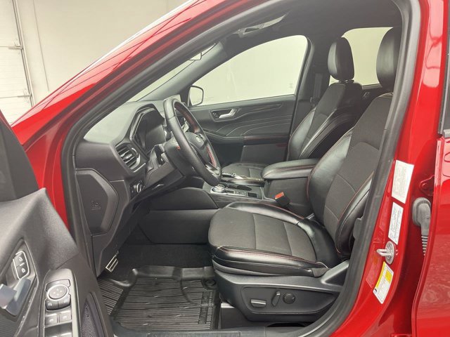 Certified 2024 Ford Escape ST-Line w/ Tech Pack #1 AWD/4WD image 3