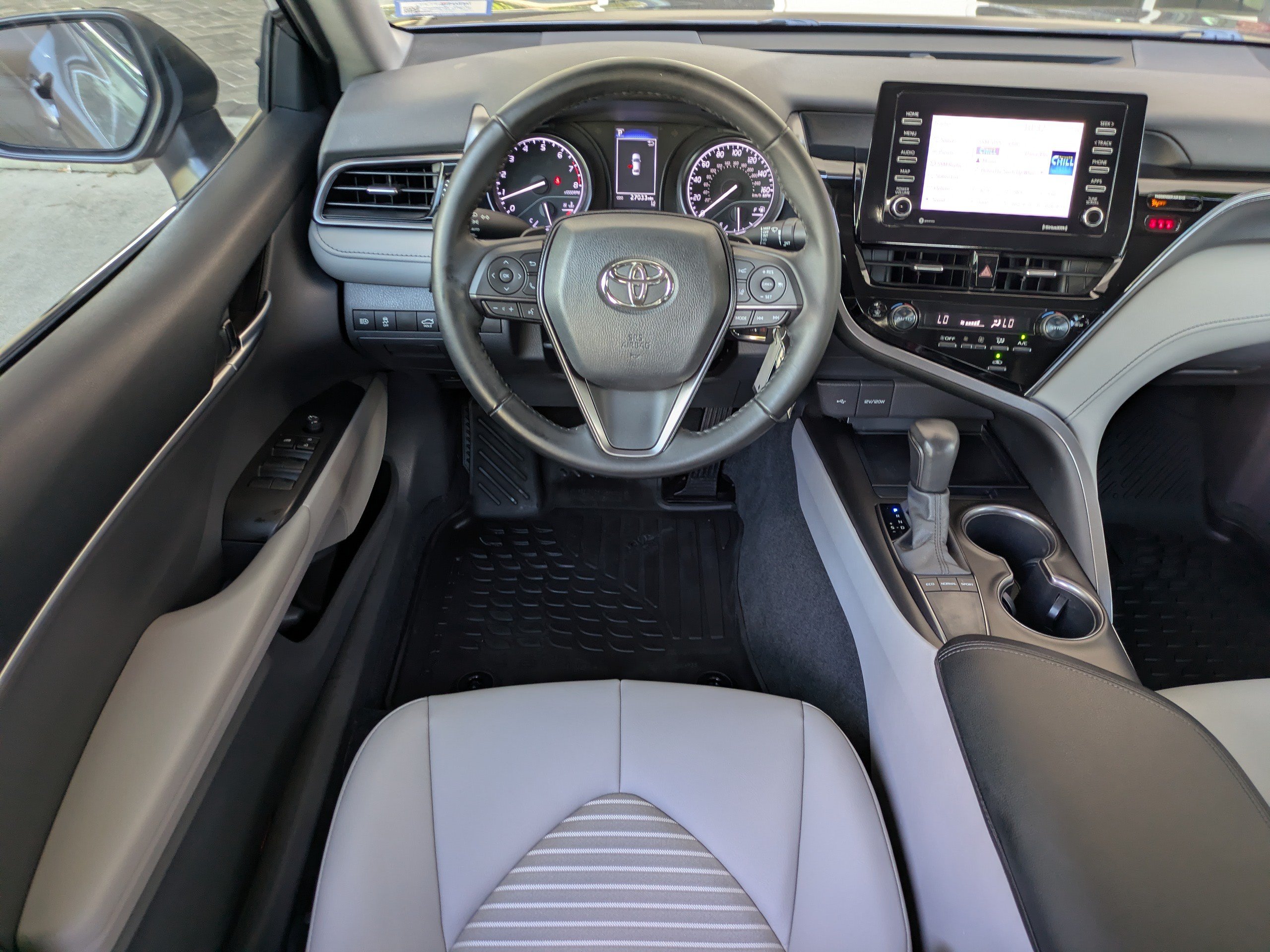Used 2023 Toyota Camry SE FWD image 16
