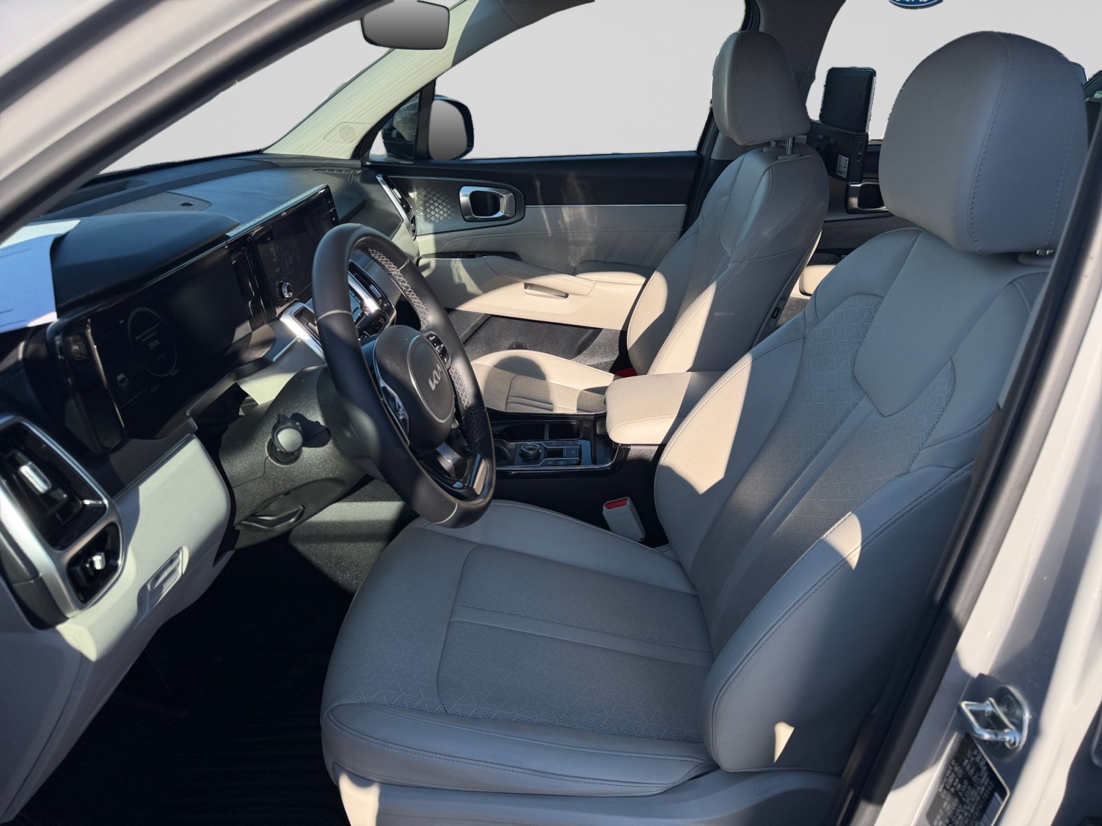 Used 2023 Kia Sorento SX FWD image 10