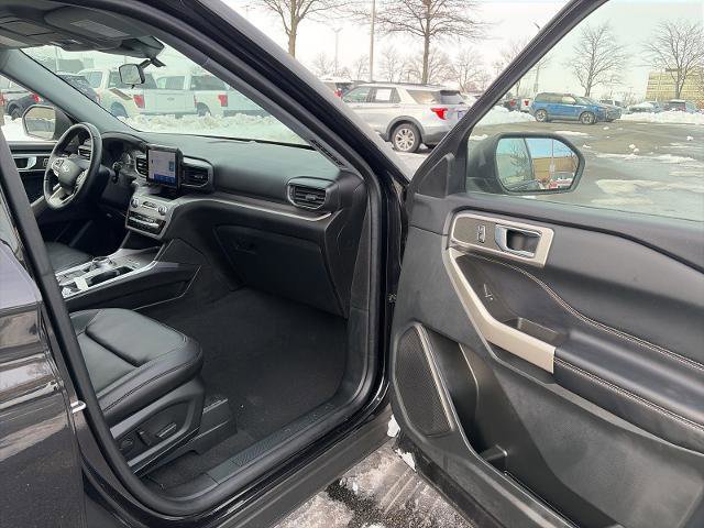 Certified 2022 Ford Explorer XLT w/ Equipment Group 202A image 23