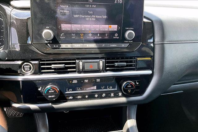 Used 2024 Nissan Pathfinder SV FWD image 32