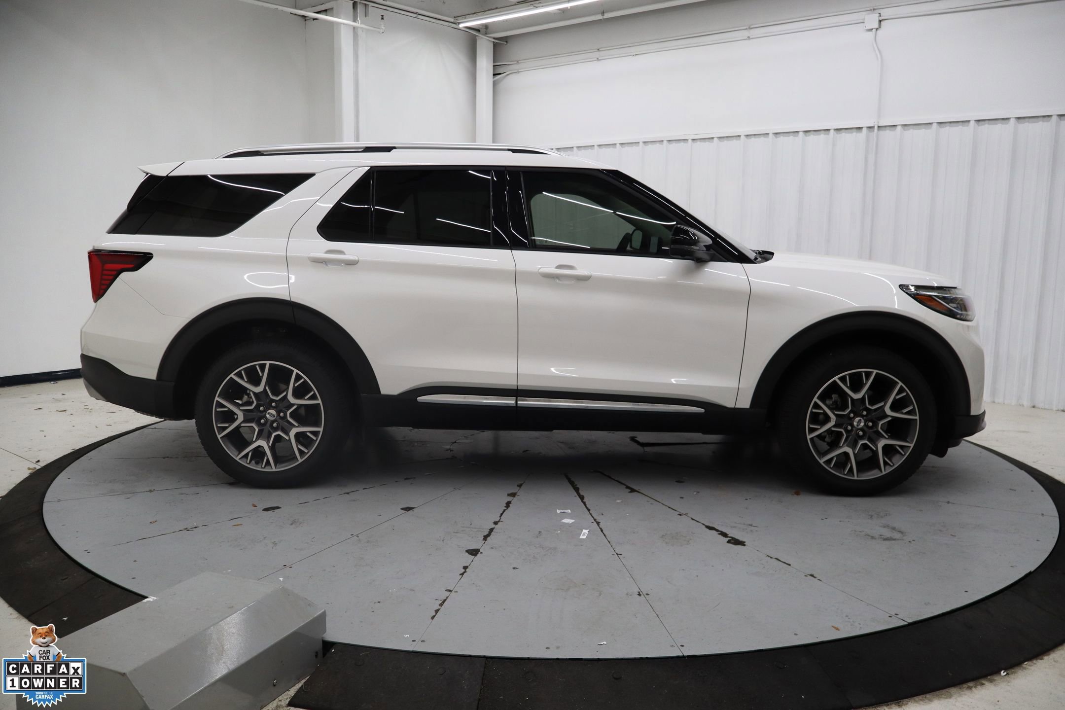Certified 2025 Ford Explorer Platinum w/ Ultimate Package image 6