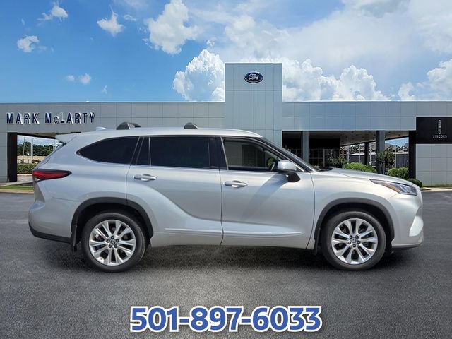 Used 2023 Toyota Highlander Limited FWD image 6