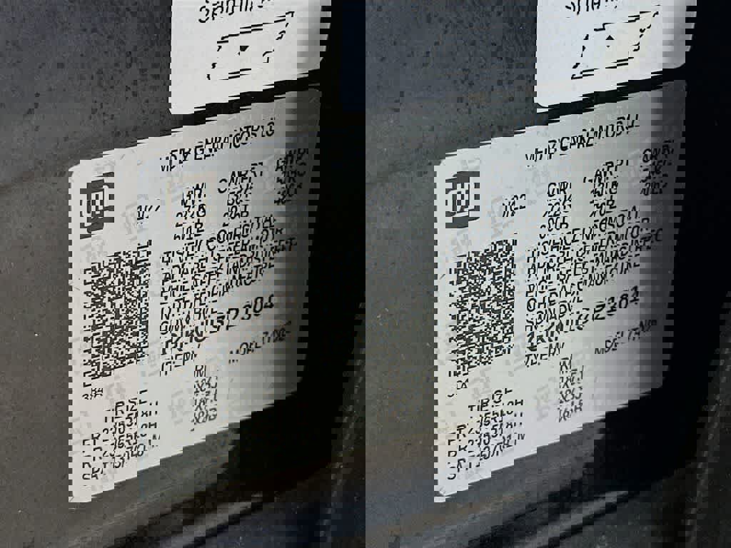 Used 2023 GMC Acadia SLT w/ Preferred Package image 25