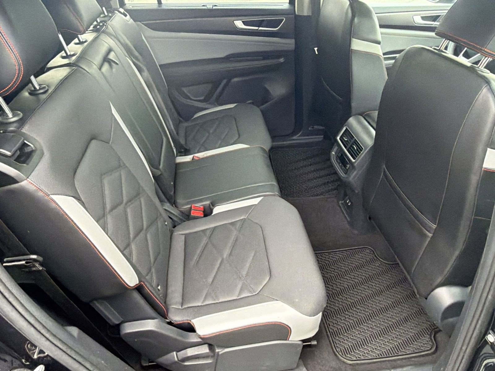 Used 2024 Volkswagen Atlas Peak Edition SE AWD/4WD image 28