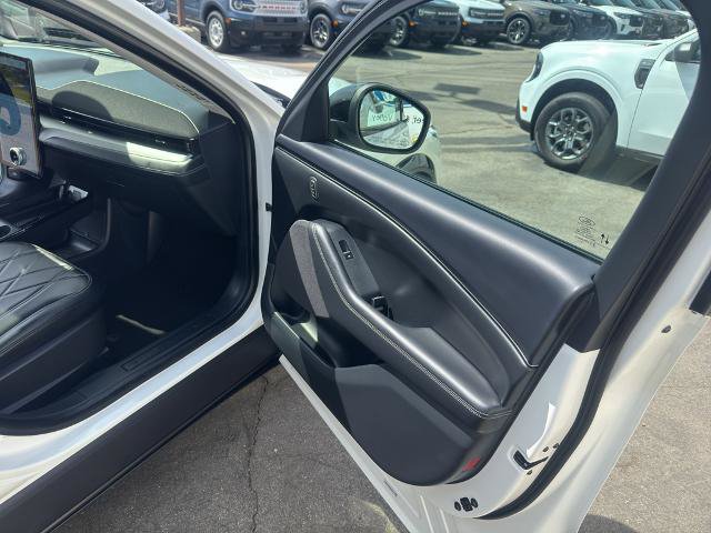 Certified 2022 Ford Mustang Mach-E California Route 1 AWD/4WD image 24