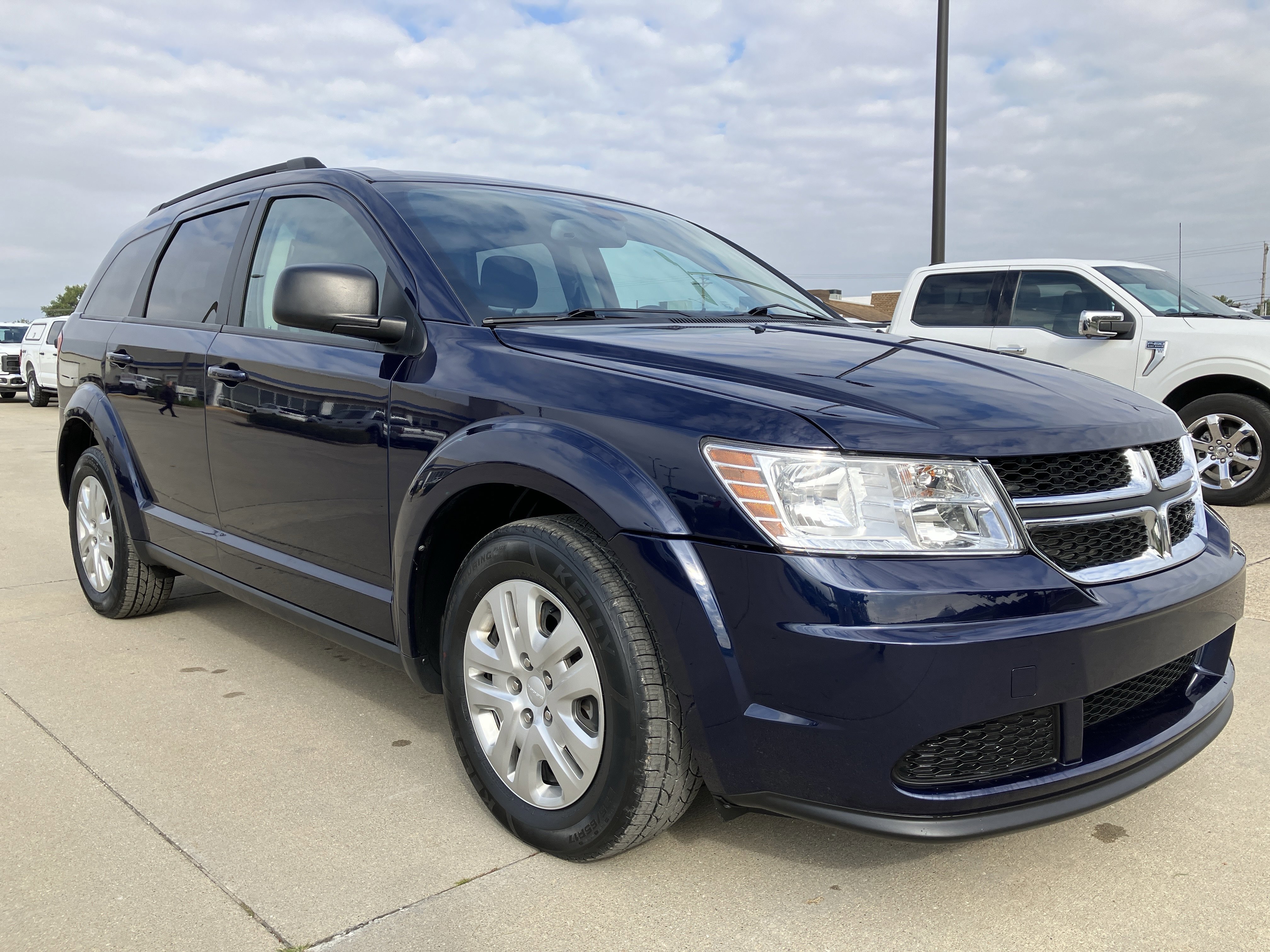 Used 2020 Dodge Journey SE image 7