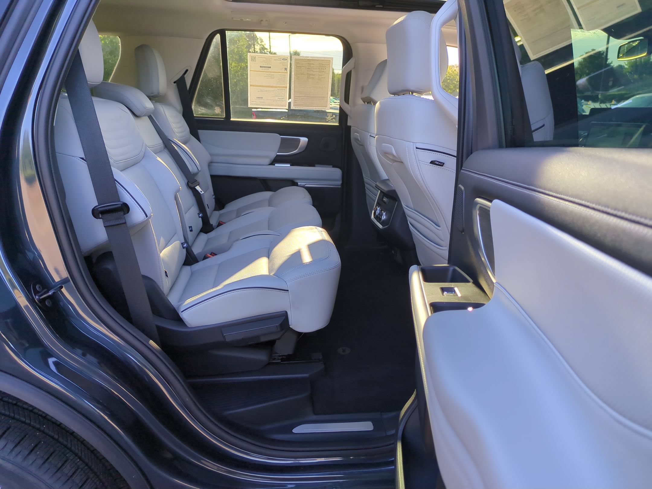 Certified 2025 Ford Expedition Platinum w/ Platinum Ultimate Package AWD/4WD image 35