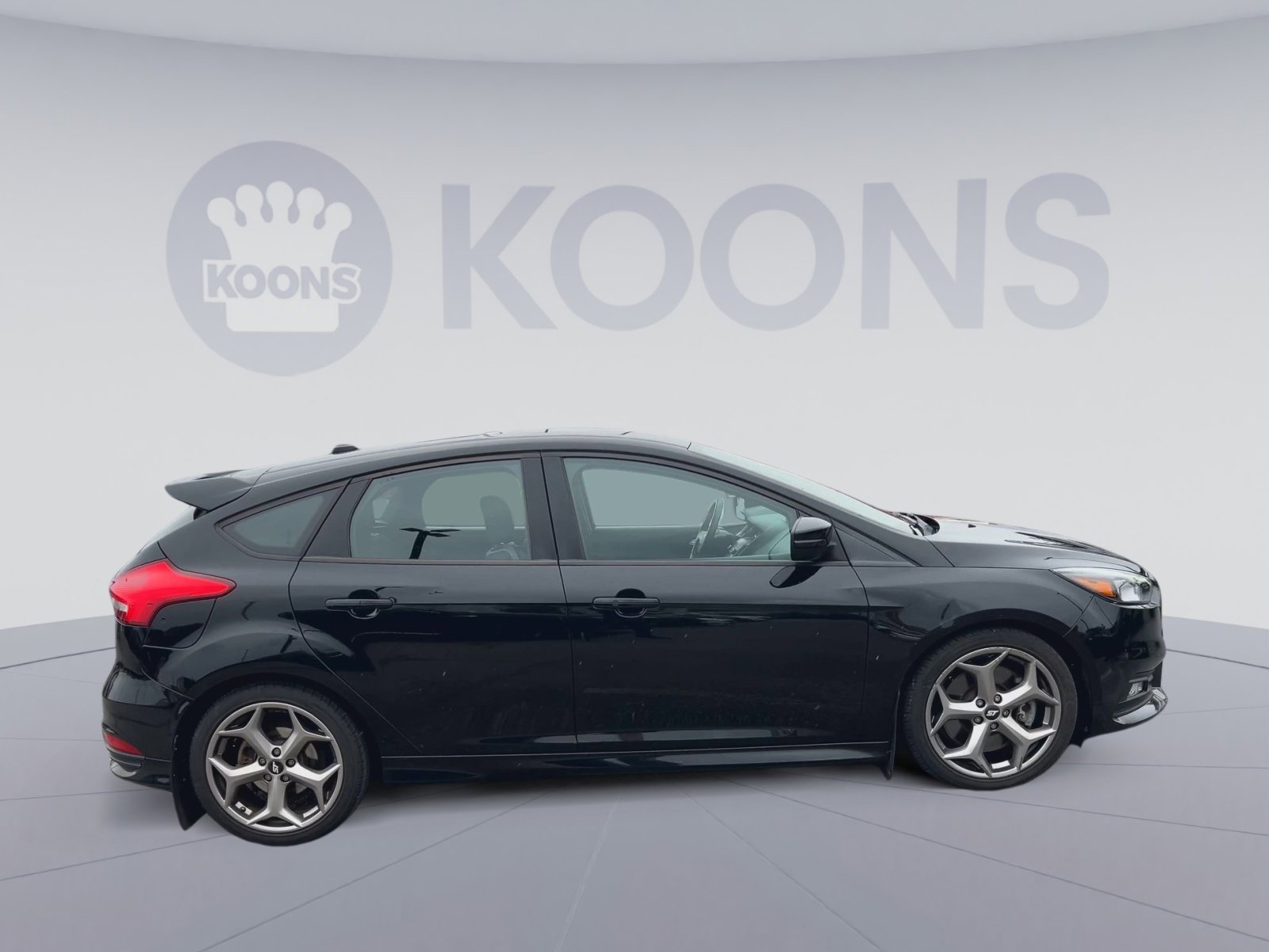 Certified 2018 Ford Focus ST FWD image 12