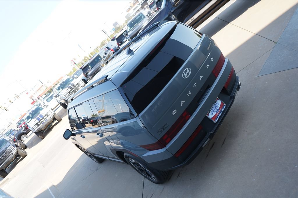 Used 2025 Hyundai Santa Fe SEL FWD image 12