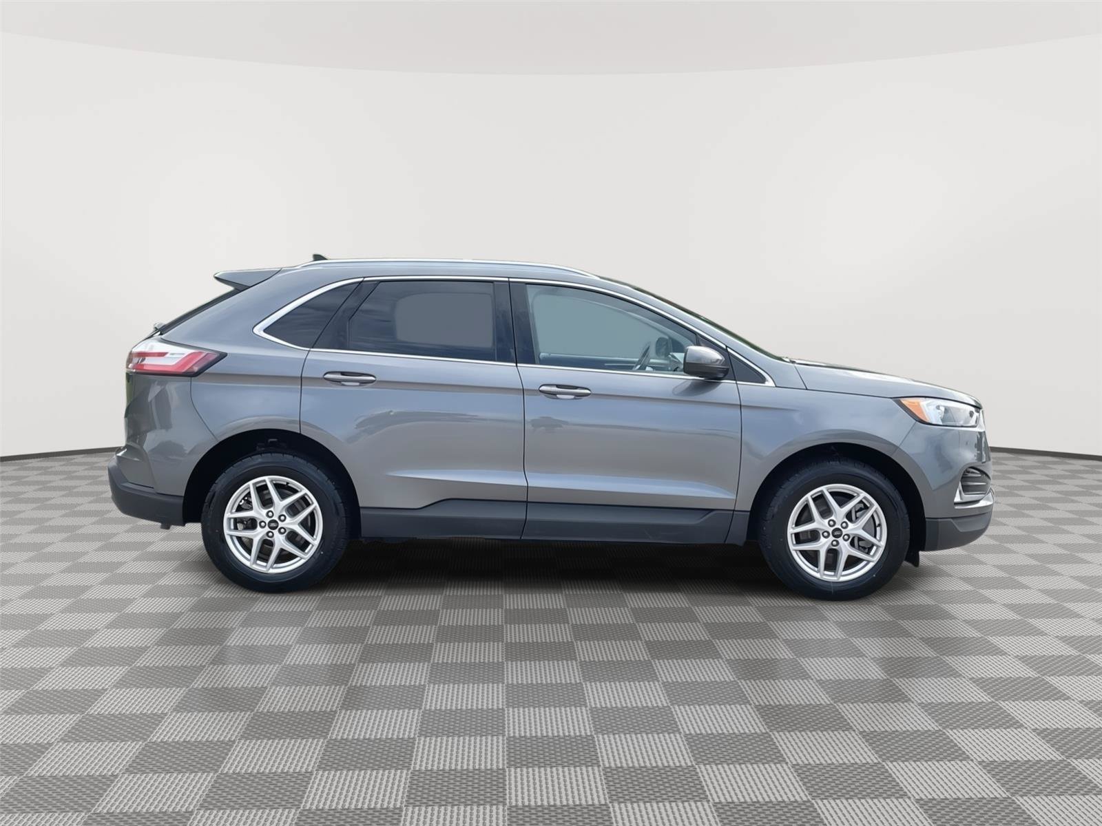 Certified 2024 Ford Edge SEL w/ Convenience Package AWD/4WD image 6