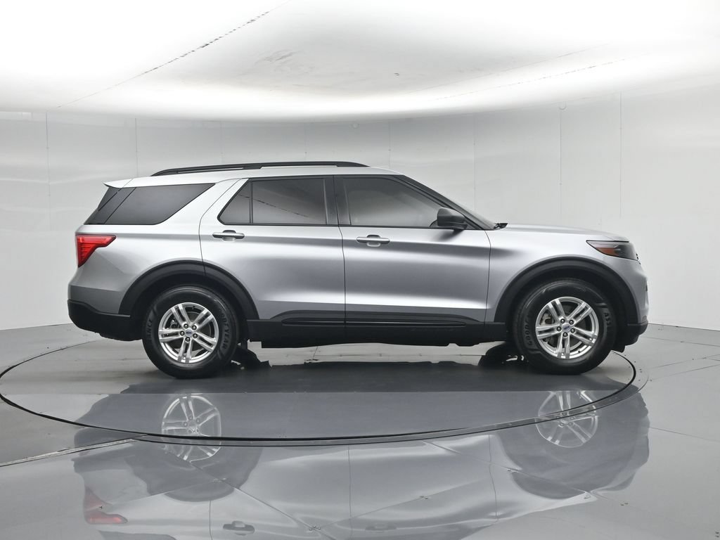 Certified 2023 Ford Explorer XLT RWD image 30
