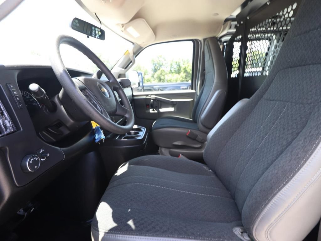 Used 2024 Chevrolet Express 2500 w/ Driver Convenience Package RWD image 3