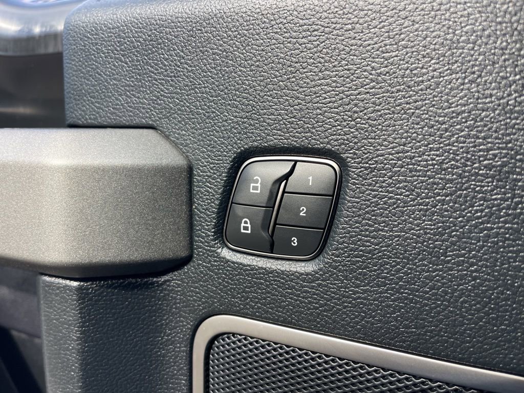 Certified 2019 Ford F150 Raptor w/ Equipment Group 802A Luxury image 19