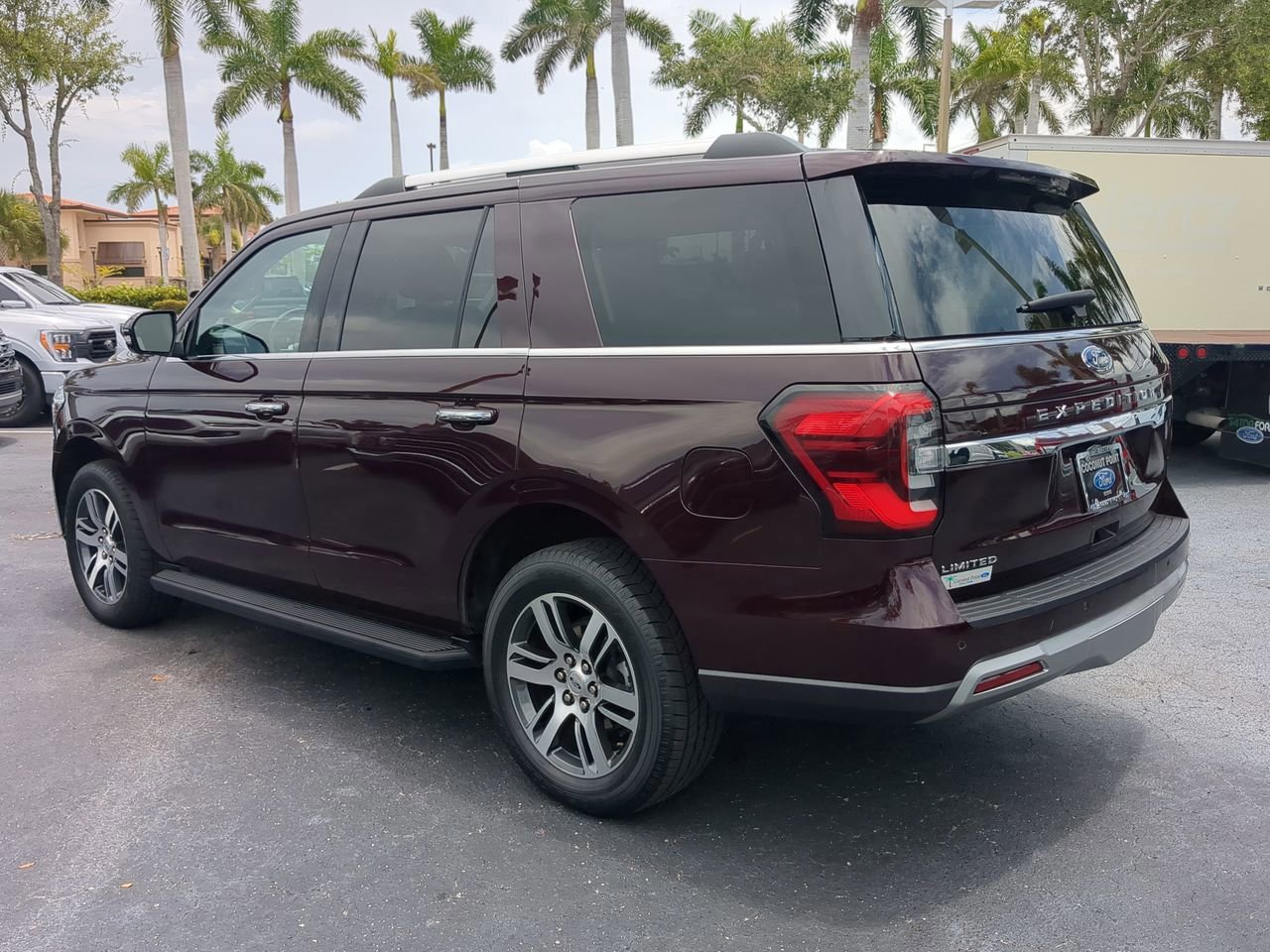 Certified 2024 Ford Expedition Limited image 3