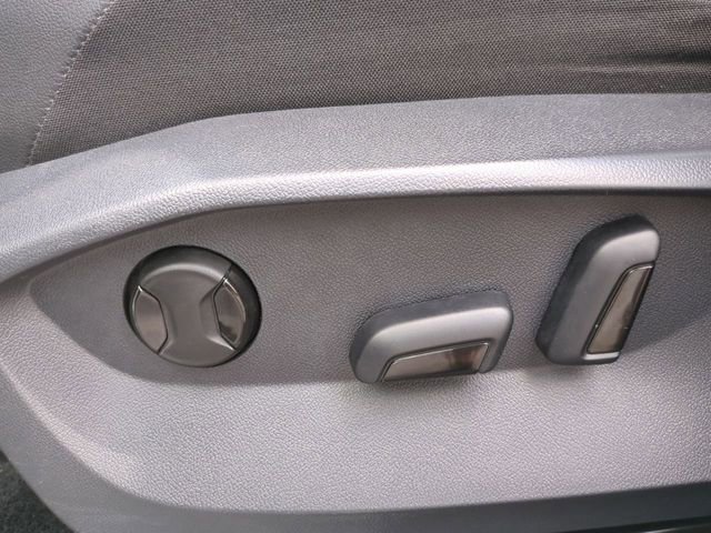 Used 2023 Volkswagen Tiguan SE R-Line FWD image 21