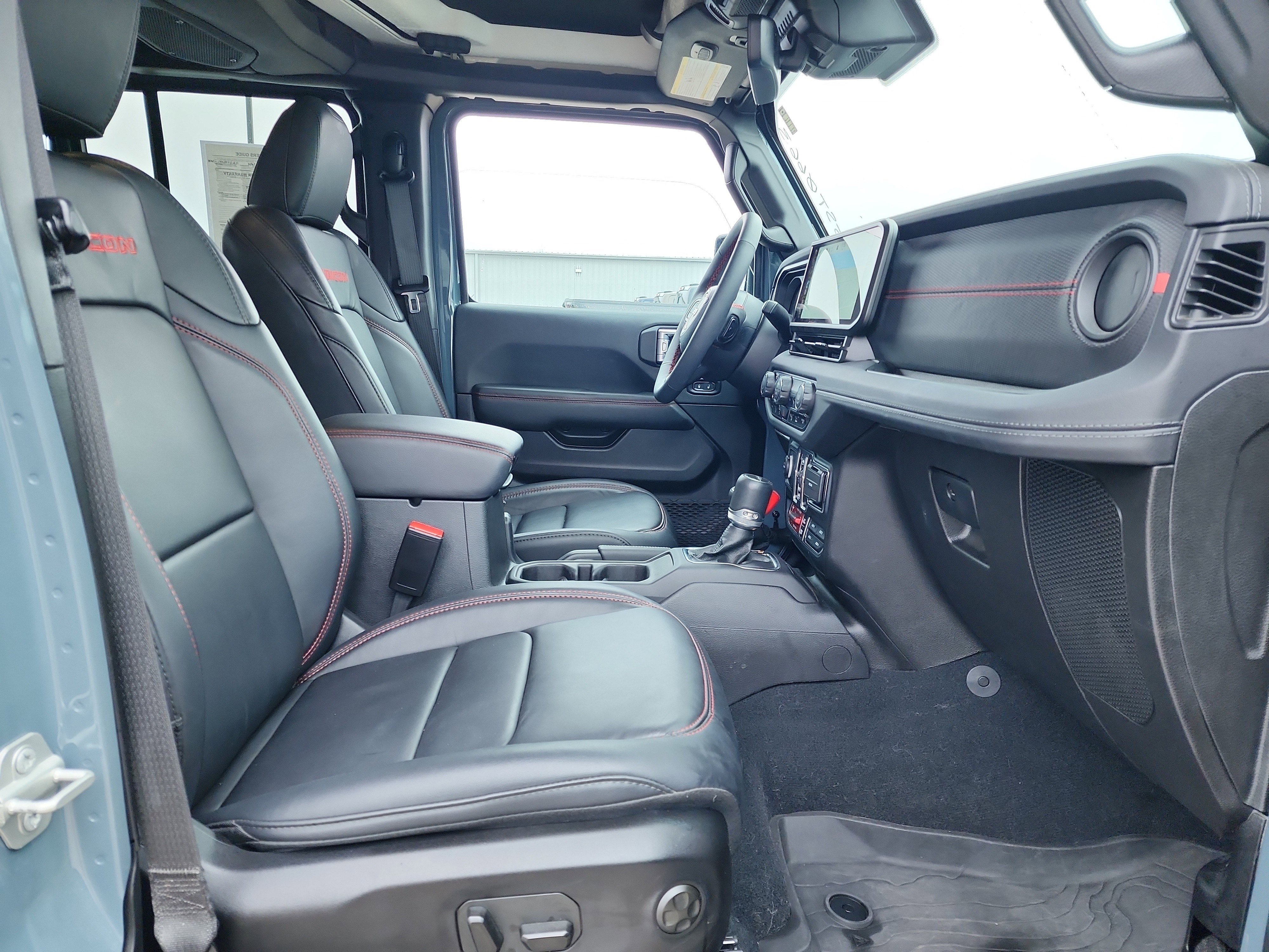 Used 2024 Jeep Gladiator Rubicon image 16