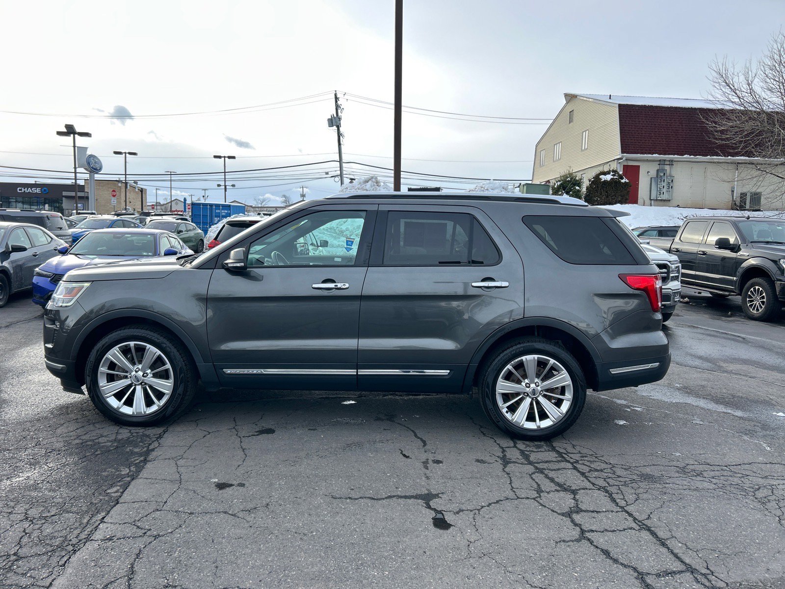 Certified 2019 Ford Explorer Limited w/ Class III Trailer Tow Package image 4