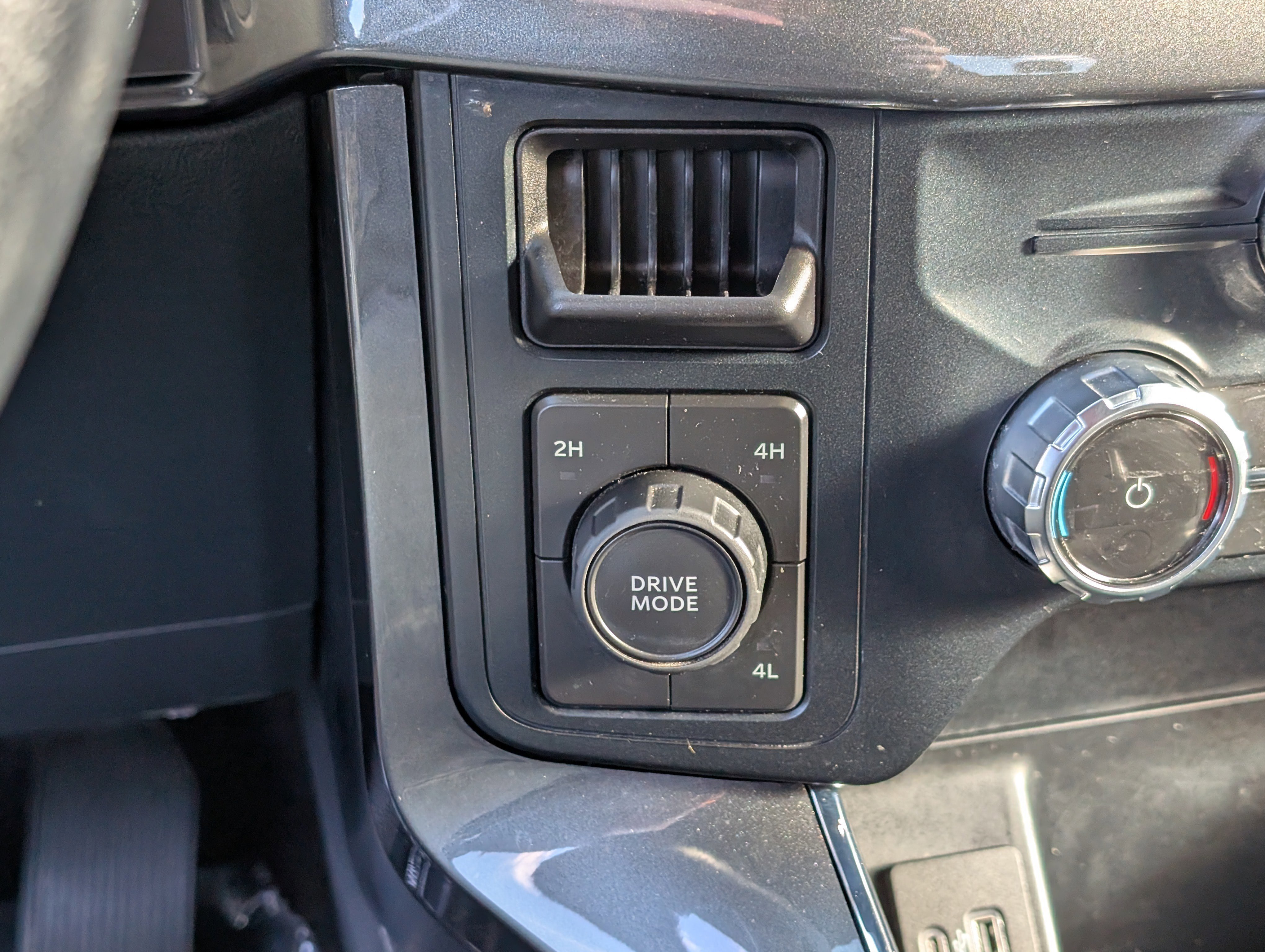 Certified 2022 Ford F150 XLT w/ Equipment Group 302A High image 24