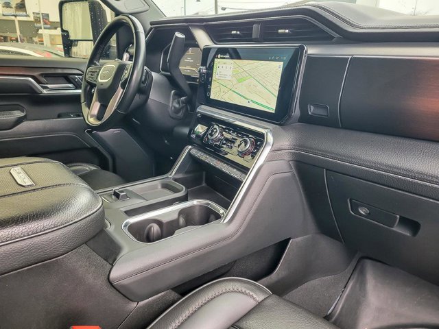 Used 2024 GMC Sierra 3500 Denali w/ Denali Reserve Package AWD/4WD image 26