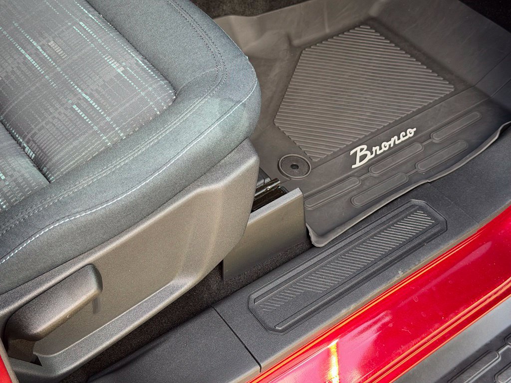 Certified 2026 Ford Bronco Heritage Edition AWD/4WD image 18