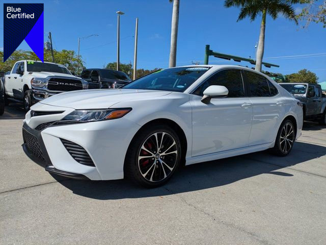 Used 2020 Toyota Camry SE image 1