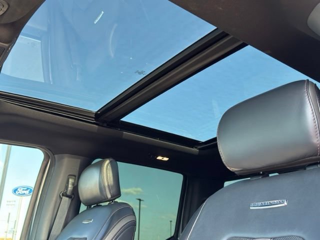 Certified 2022 Ford F250 Platinum w/ FX4 Off-Road Package AWD/4WD image 23
