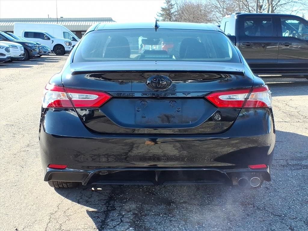 Used 2020 Toyota Camry SE image 4