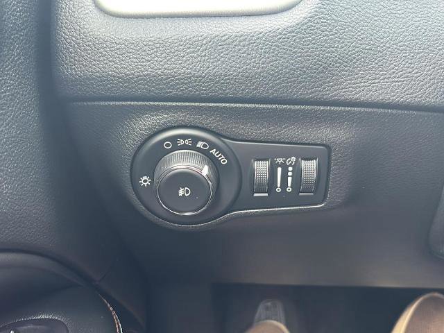 Used 2020 Jeep Compass Latitude image 24