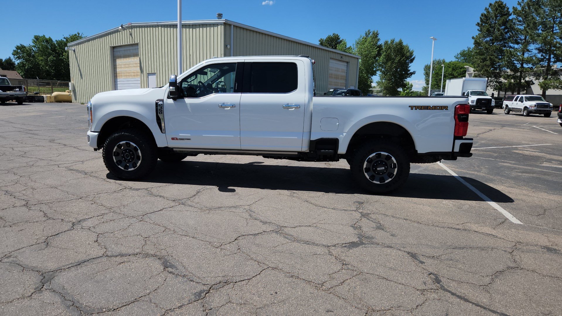 Certified 2023 Ford F350 Platinum w/ Tremor Off-Road Package AWD/4WD image 7