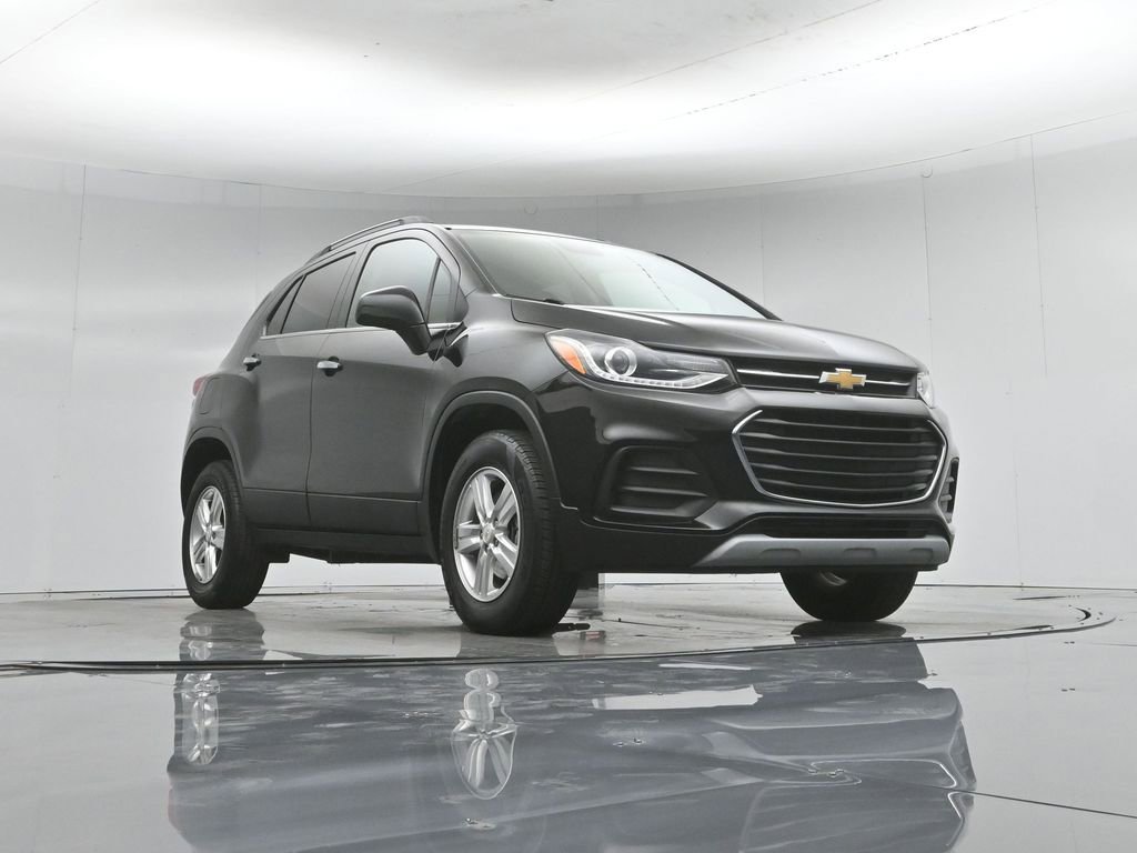 Used 2020 Chevrolet Trax LT w/ LT Convenience Package AWD/4WD image 49