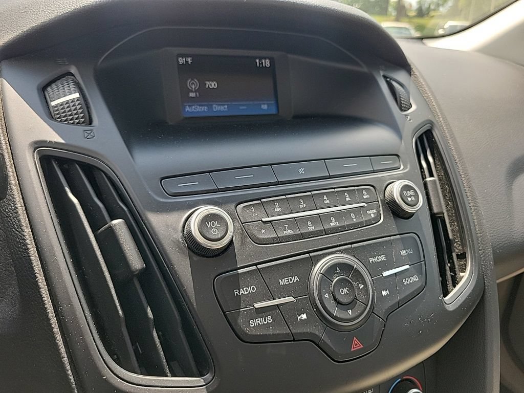 Certified 2018 Ford Focus SE FWD image 26