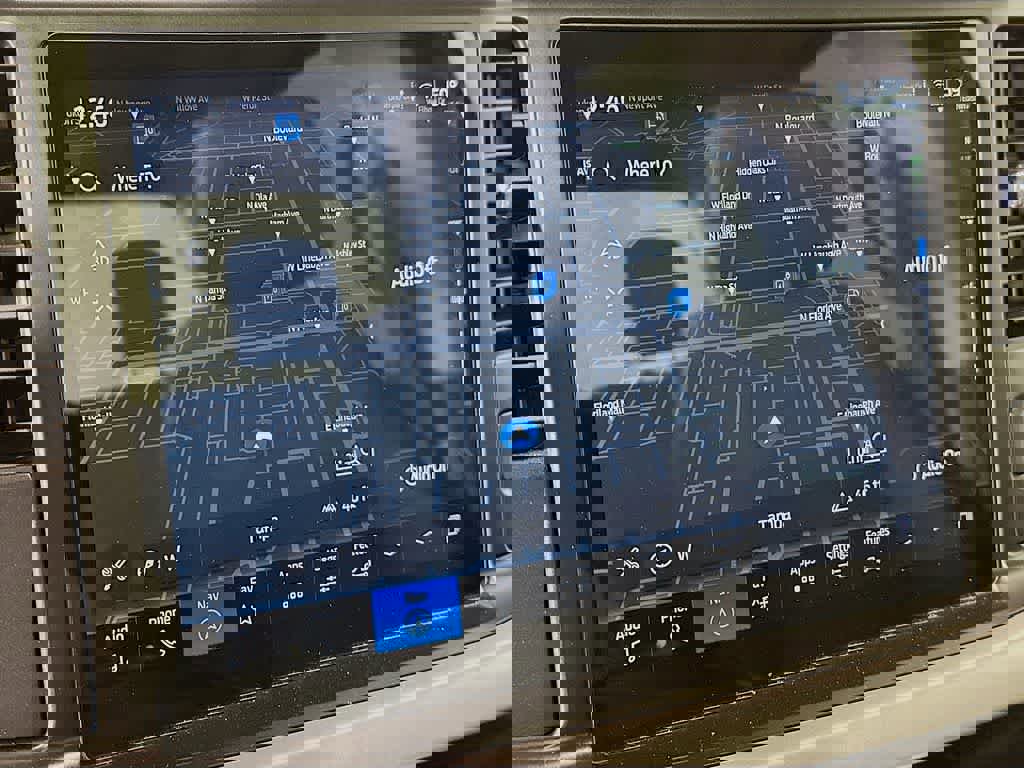 Certified 2023 Ford F150 Lightning XLT image 28