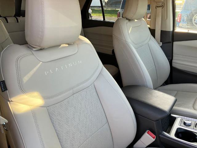 Certified 2023 Ford Explorer Platinum w/ Premium Technology Package AWD/4WD image 23