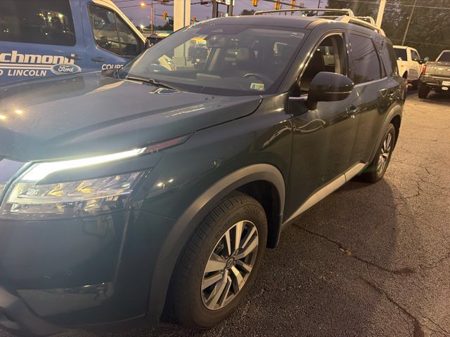 Used 2024 Nissan Pathfinder SL