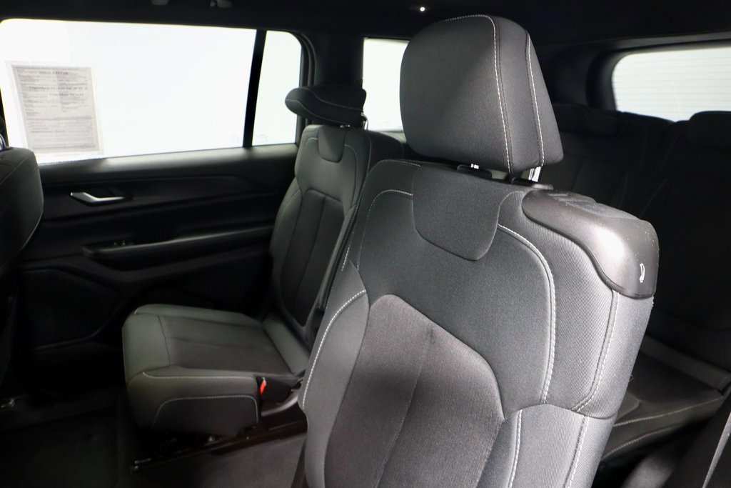 Used 2024 Jeep Grand Cherokee L Laredo image 21