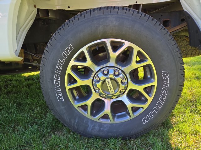 Certified 2022 Ford F250 Lariat AWD/4WD image 9