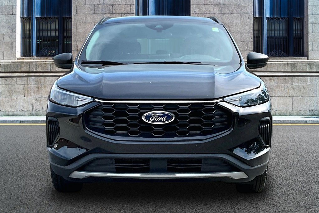 Certified 2025 Ford Escape ST-Line AWD/4WD image 3