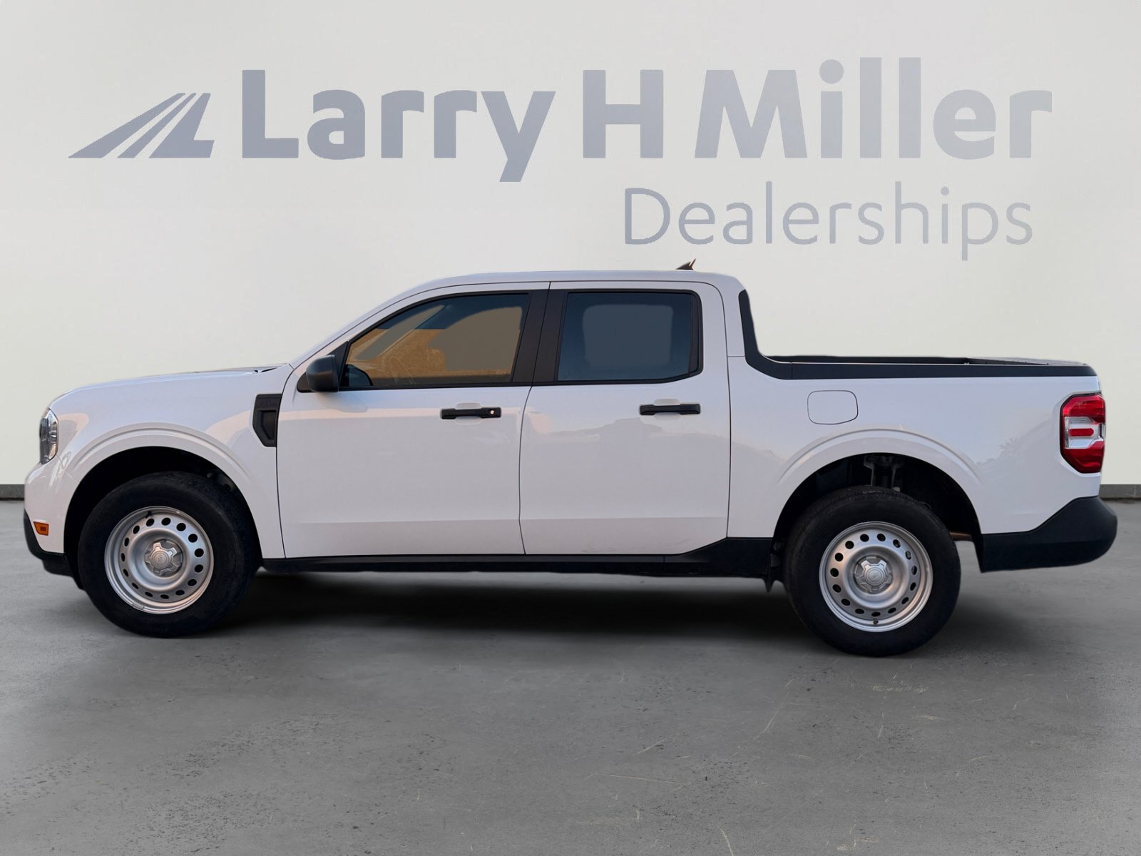 Certified 2024 Ford Maverick XL FWD image 2