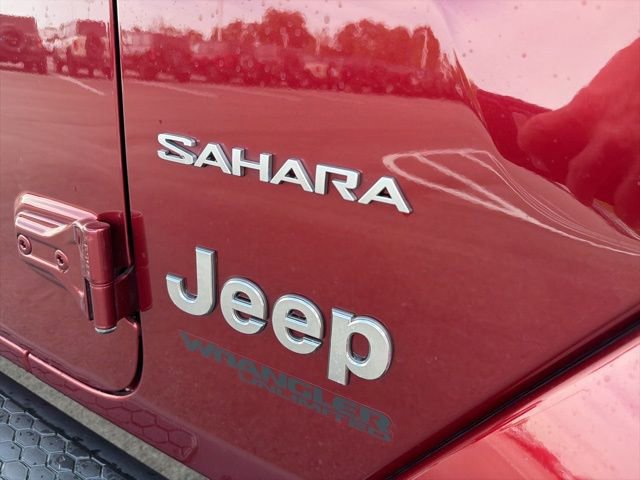 Used 2021 Jeep Wrangler Unlimited Sahara w/ Uconnect 4C Nav & Sound Group AWD/4WD image 5