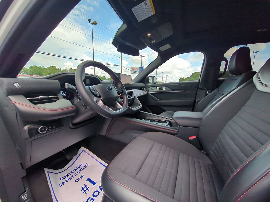 Certified 2025 Ford Explorer ST-Line w/ Premium Package AWD/4WD image 13