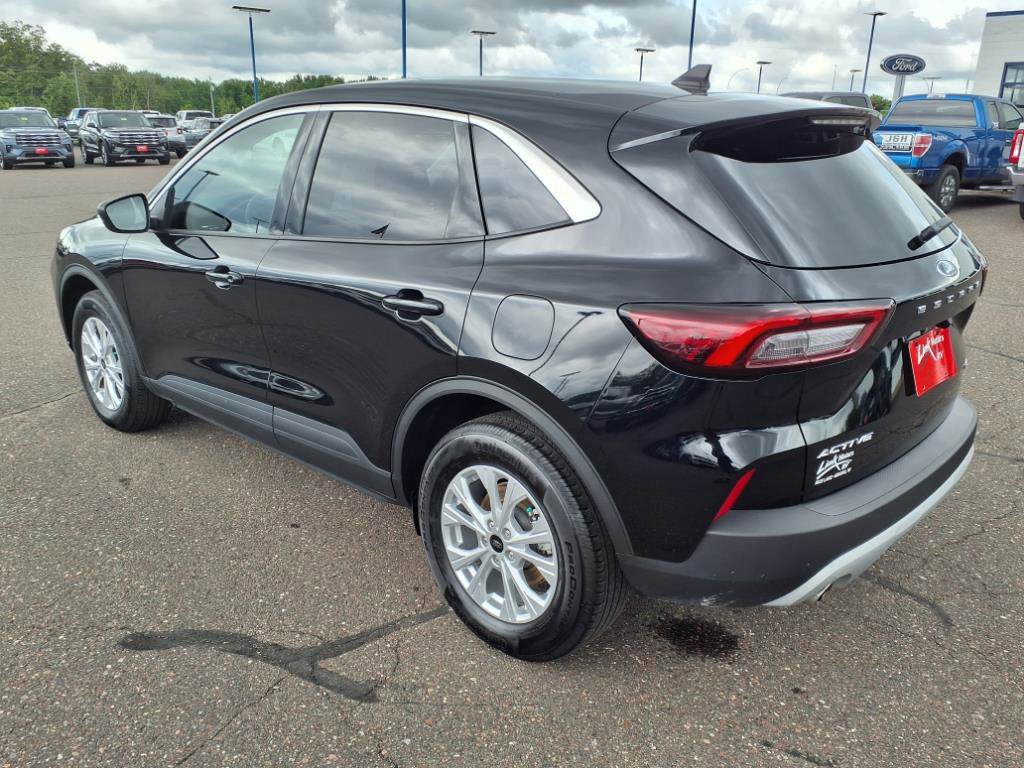 Certified 2024 Ford Escape Active AWD/4WD video 3