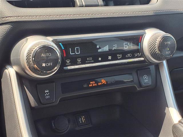 Used 2025 Toyota RAV4 XLE AWD/4WD image 8