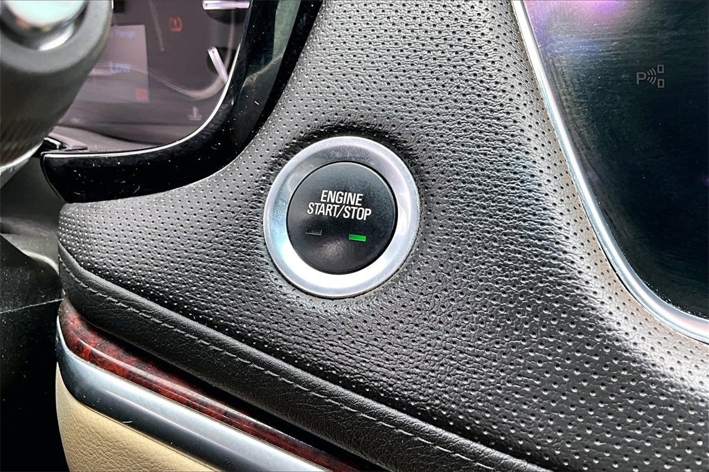 Used 2017 Cadillac XT5 Luxury w/ Driver Awareness Package image 24