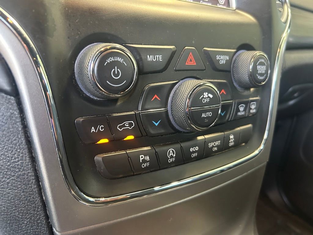 Used 2019 Jeep Grand Cherokee Laredo image 35