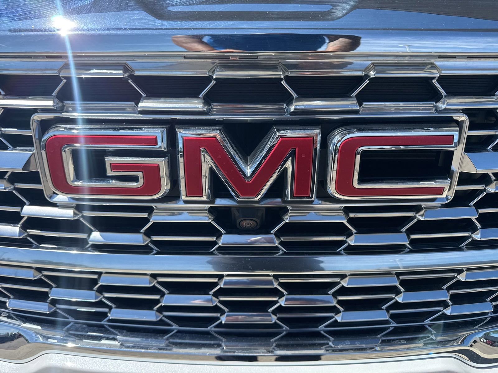 Used 2024 GMC Terrain Denali w/ Denali Premium Package AWD/4WD image 13