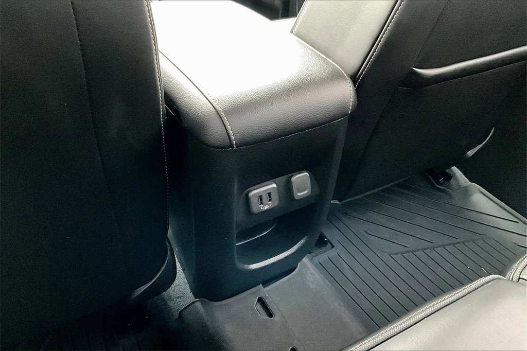 Used 2022 GMC Canyon Denali image 34