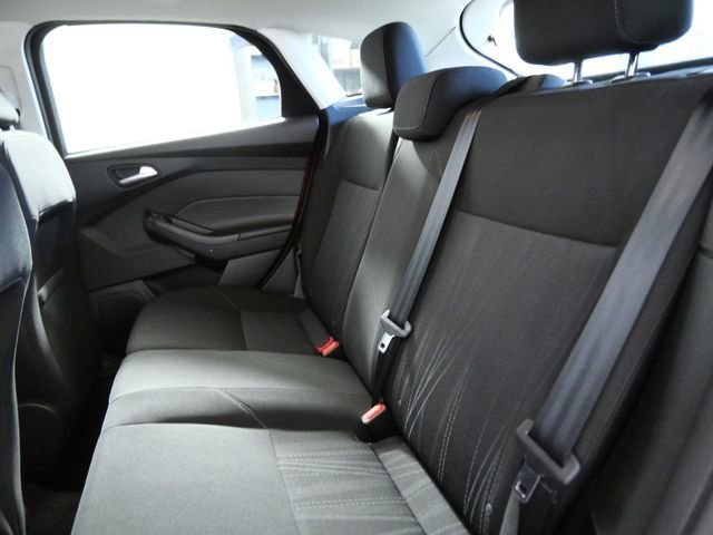 Certified 2018 Ford Focus SE w/ Cold Weather Package FWD image 14