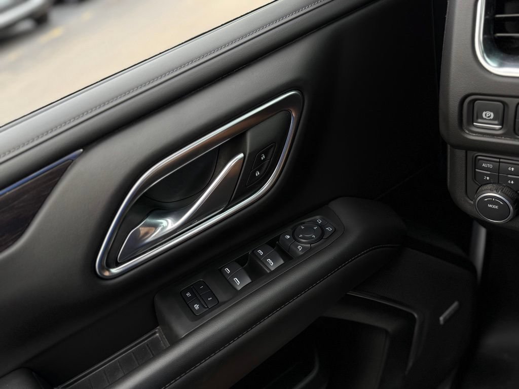 Used 2024 Chevrolet Tahoe Z71 w/ Luxury Package AWD/4WD image 35