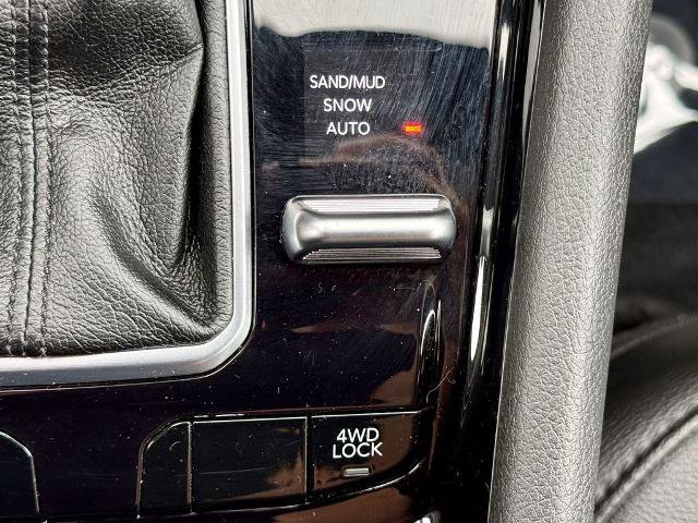Used 2025 Jeep Compass Limited AWD/4WD image 30